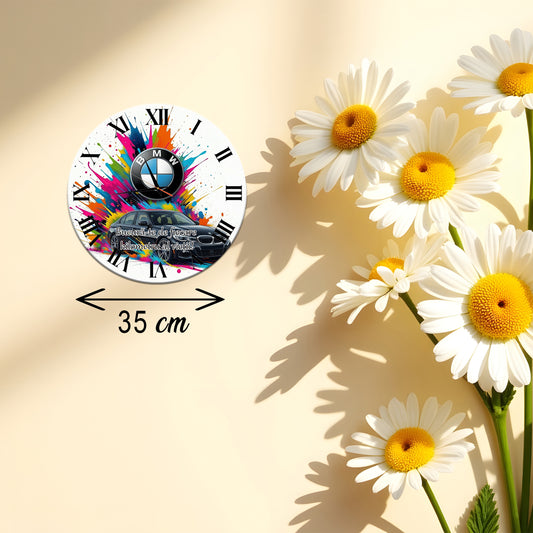 Ceas Personalizat de Perete Decorativ BMW „Bucură-te de fiecare kilometru”, Diametru 35 cm, Mecanism Silențios, Grosime 6 mm, Cutie Cadou Inclusă