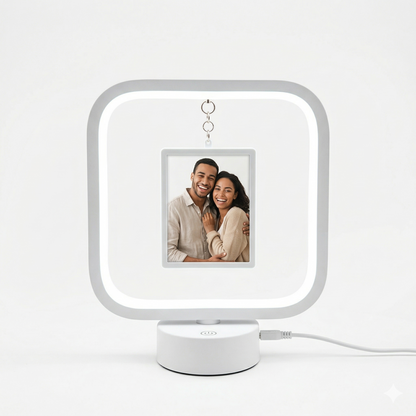 Ramă Foto LED Suspendată „Magic Moments” – Lampă Decorativă cu Design Pătrat și Alimentare USB