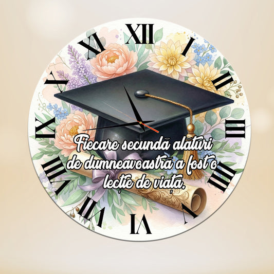 Ceas de perete personalizat pentru profesori, Model Absolvire cu flori, Diametru 35 cm, Grosime 6 mm, Mecanism silențios, Cutie cadou inclusă