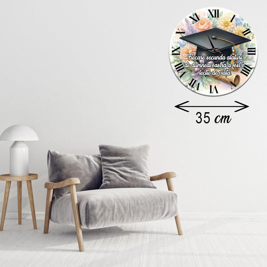 Ceas de perete personalizat pentru profesori, Model Absolvire cu flori, Diametru 35 cm, Grosime 6 mm, Mecanism silențios, Cutie cadou inclusă
