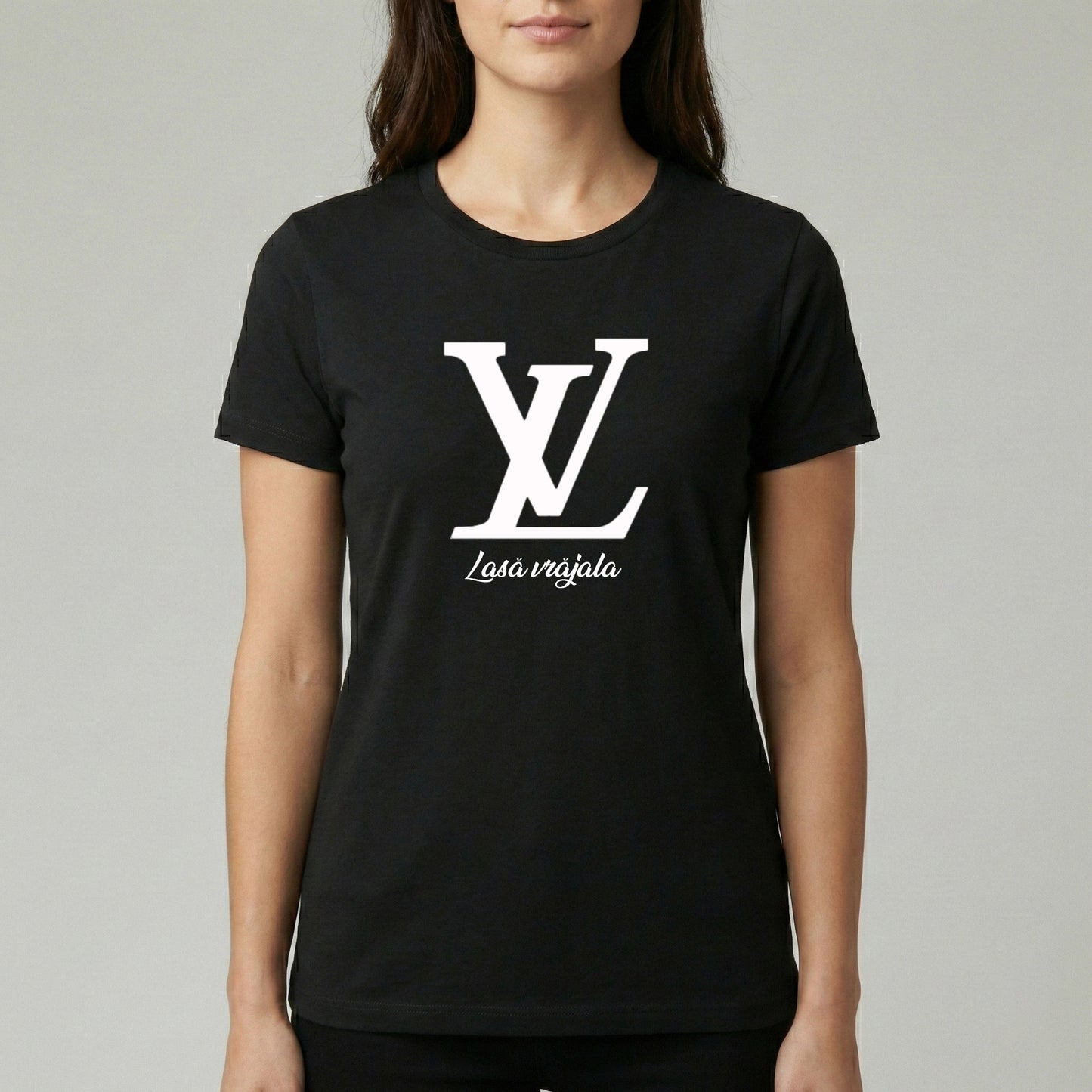 Tricou Negru Personalizat cu Mesaj Amuzant – Model „Lasă Vrăjala” – Cadoul Perfect pentru El/Ea